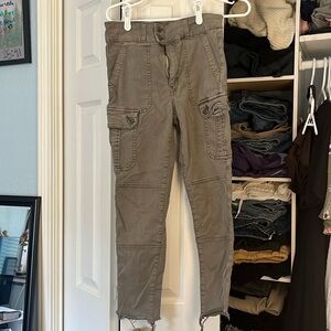 American Eagle stretchy cargo pants